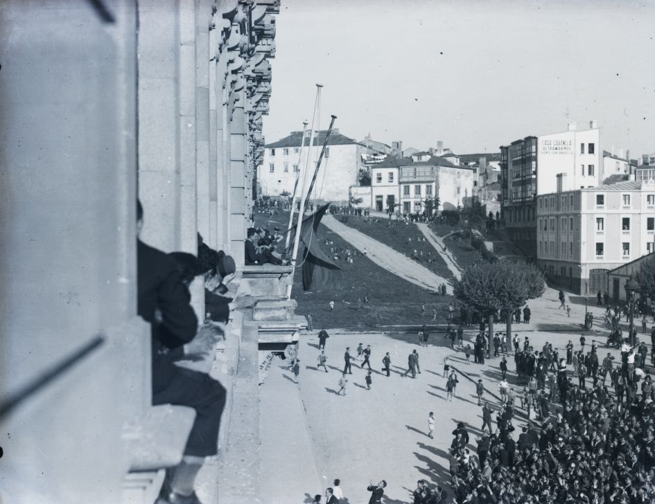 Acto de proclamación da Segunda República na praza de María Pita